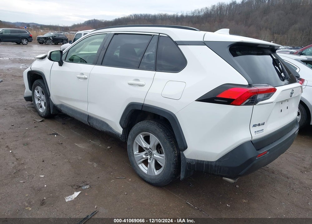 2019 TOYOTA RAV4 XLE VIN: JTMP1RFV7KD037433