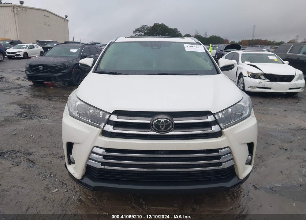 2017 TOYOTA HIGHLANDER LIMITED/PLATINUM VIN: 5TDYZRFH5HS220978