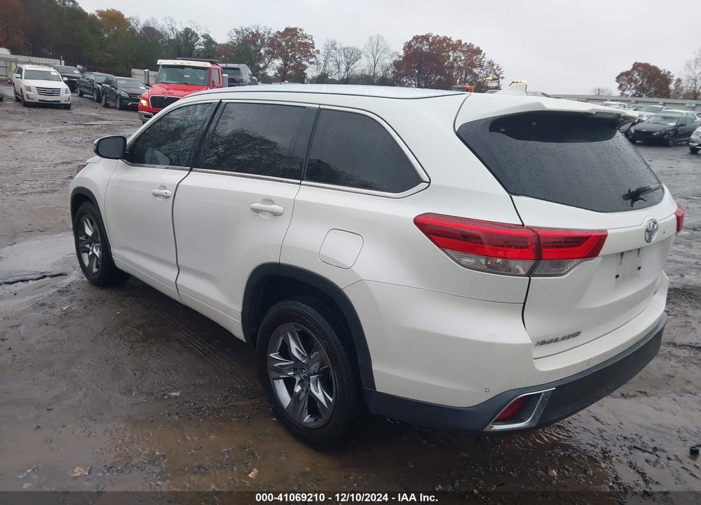 2017 TOYOTA HIGHLANDER LIMITED/PLATINUM VIN: 5TDYZRFH5HS220978
