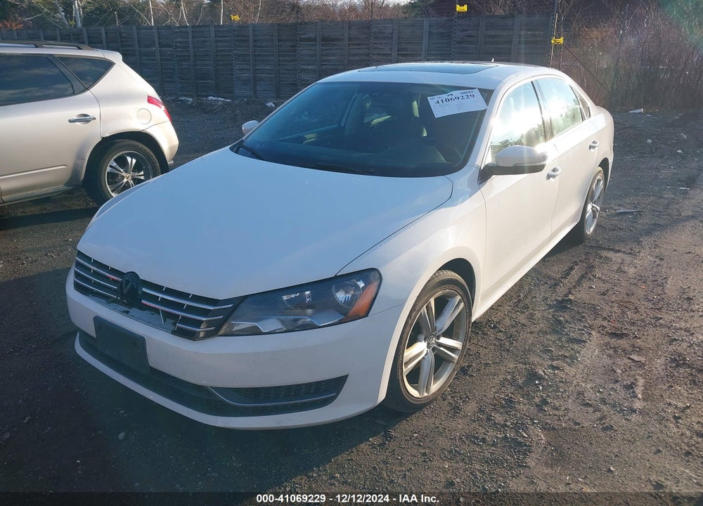 2014 VOLKSWAGEN PASSAT 2.0L TDI SE VIN: 1VWBN7A33EC059963