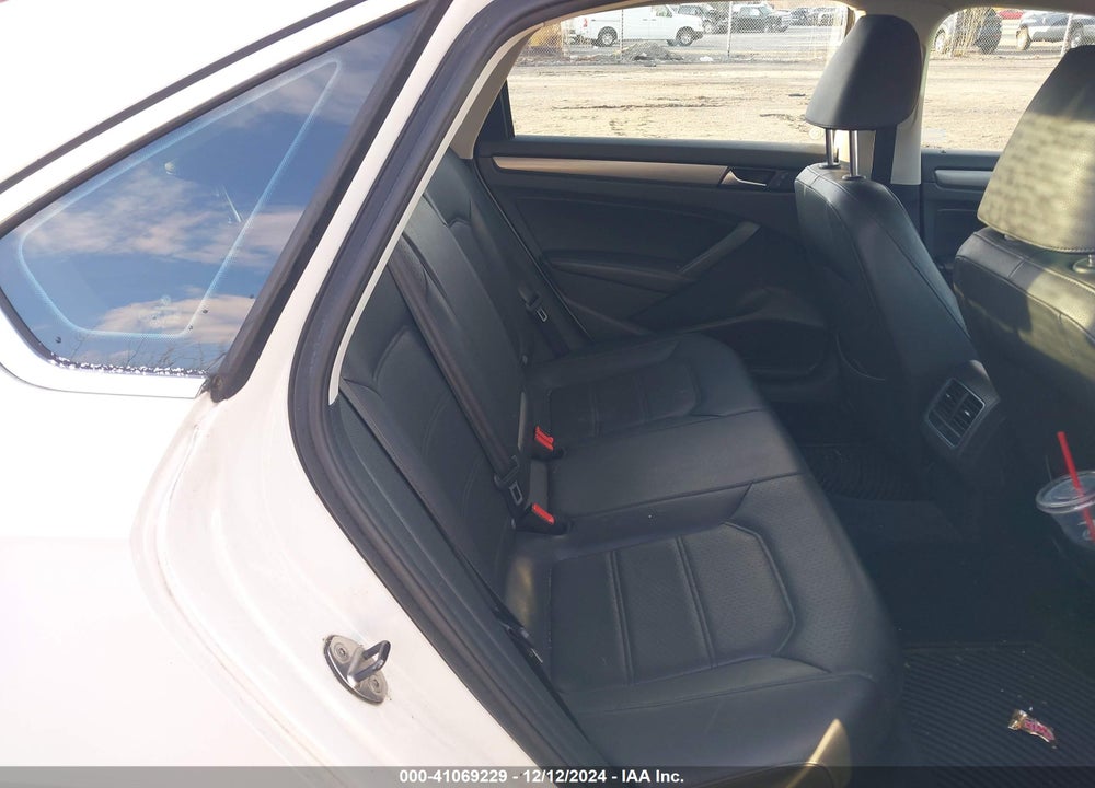 2014 VOLKSWAGEN PASSAT 2.0L TDI SE VIN: 1VWBN7A33EC059963
