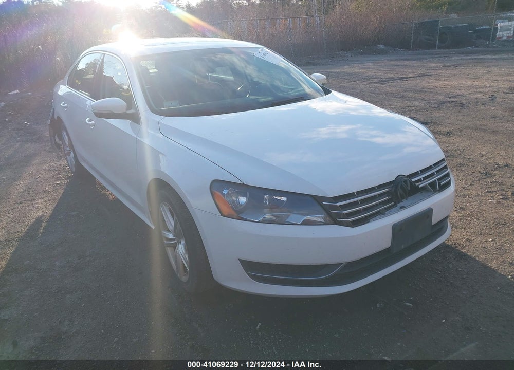 2014 VOLKSWAGEN PASSAT 2.0L TDI SE VIN: 1VWBN7A33EC059963