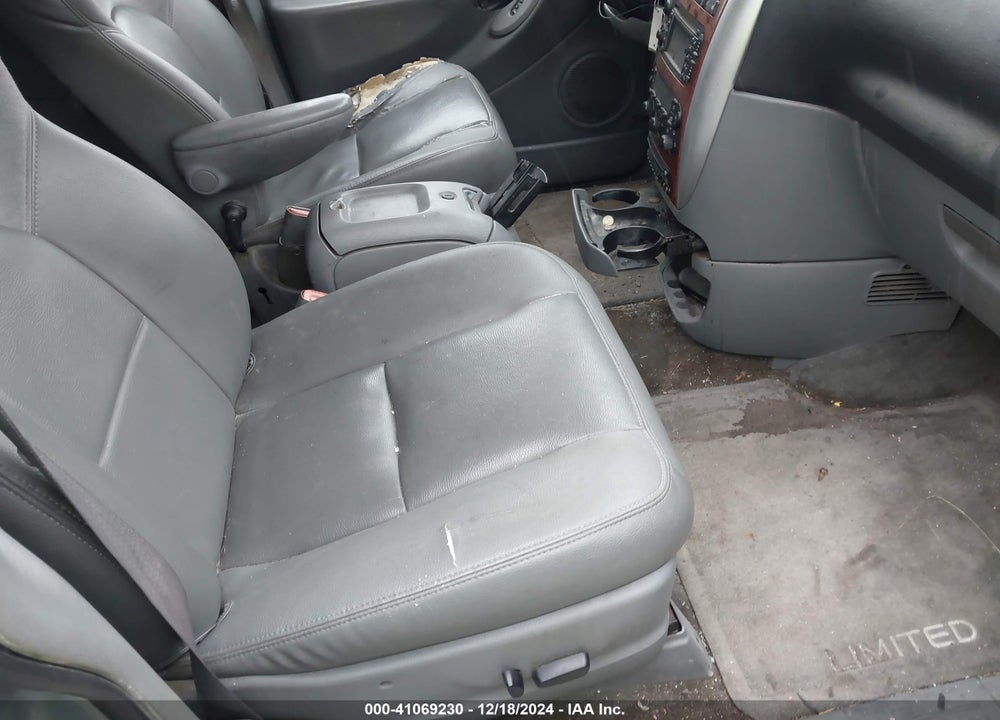 2006 CHRYSLER TOWN & COUNTRY LIMITED VIN: 2A8GP64L66R782832