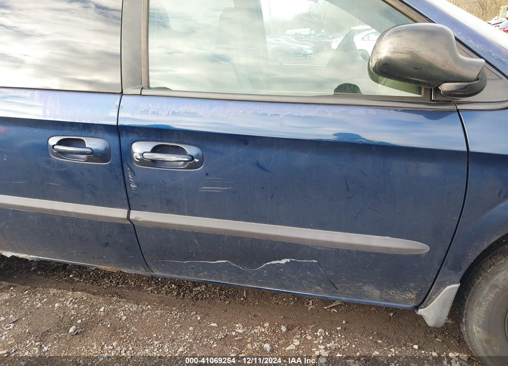 2003 CHRYSLER VOYAGER LX VIN: 1C4GJ45343B135951