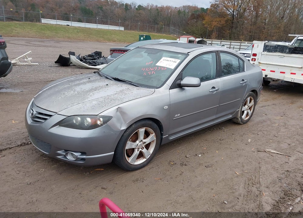 2005 MAZDA 3 S VIN: JM1BK323351252189