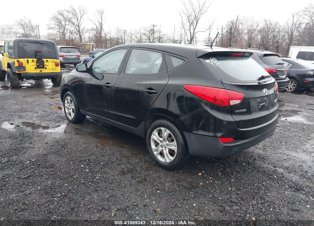 2010 HYUNDAI TUCSON GLS VIN: KM8JT3AC2AU081885