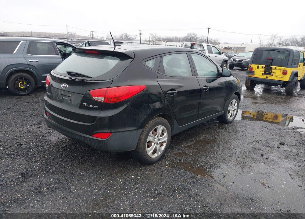 2010 HYUNDAI TUCSON GLS VIN: KM8JT3AC2AU081885
