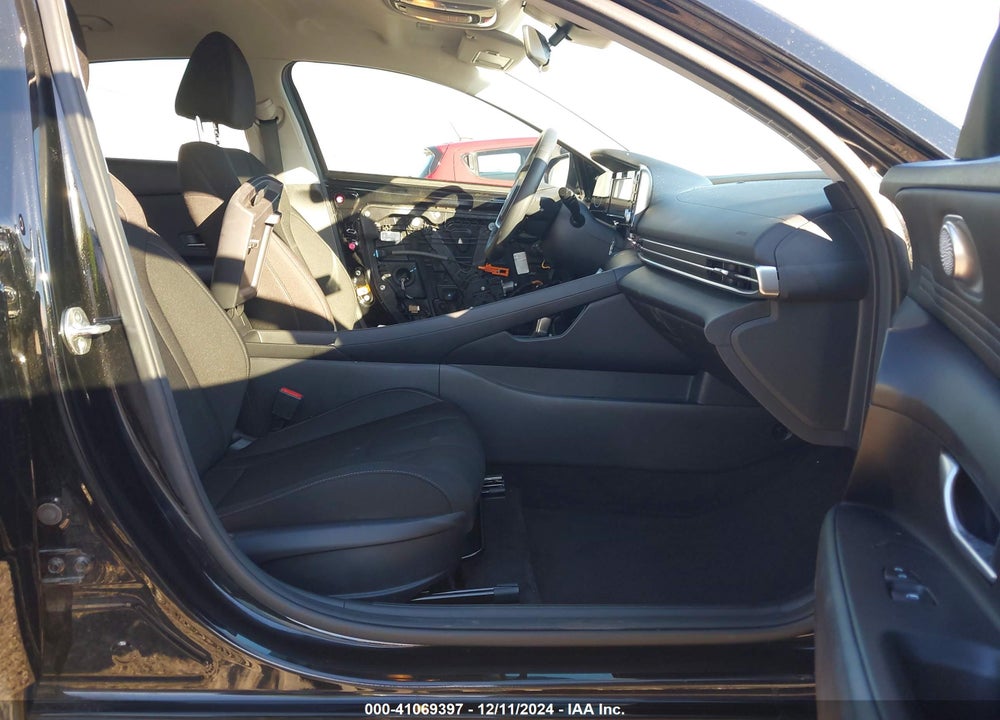 2022 HYUNDAI ELANTRA SEL VIN: 5NPLS4AG5NH077418