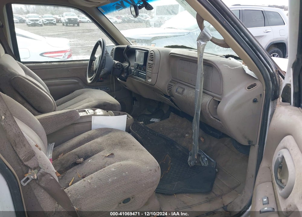 1999 CHEVROLET TAHOE LS VIN: 1GNEK13R4XR130358