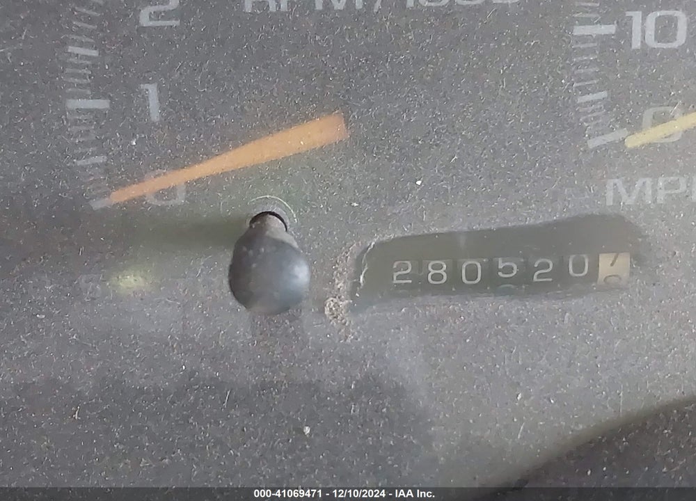 1999 CHEVROLET TAHOE LS VIN: 1GNEK13R4XR130358