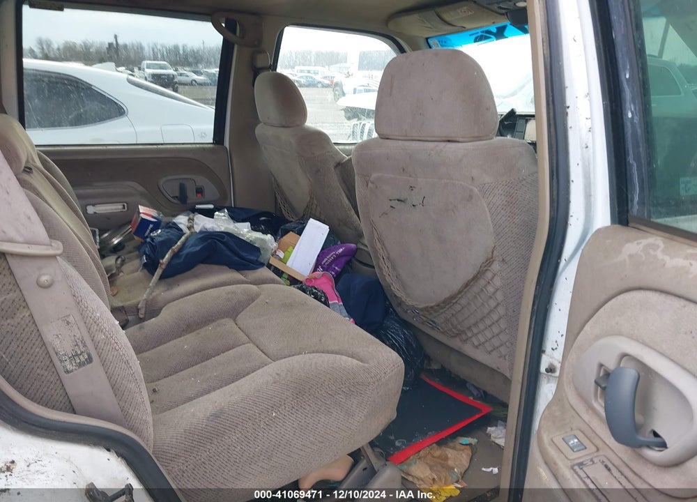 1999 CHEVROLET TAHOE LS VIN: 1GNEK13R4XR130358