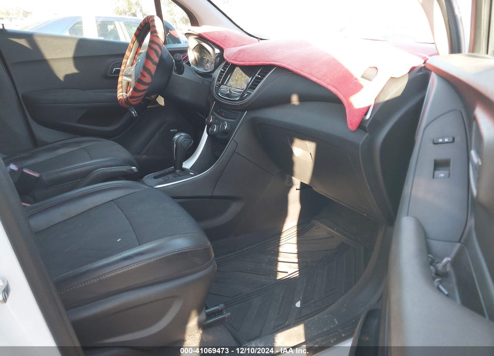 2019 CHEVROLET TRAX LT VIN: 3GNCJLSB2KL375573