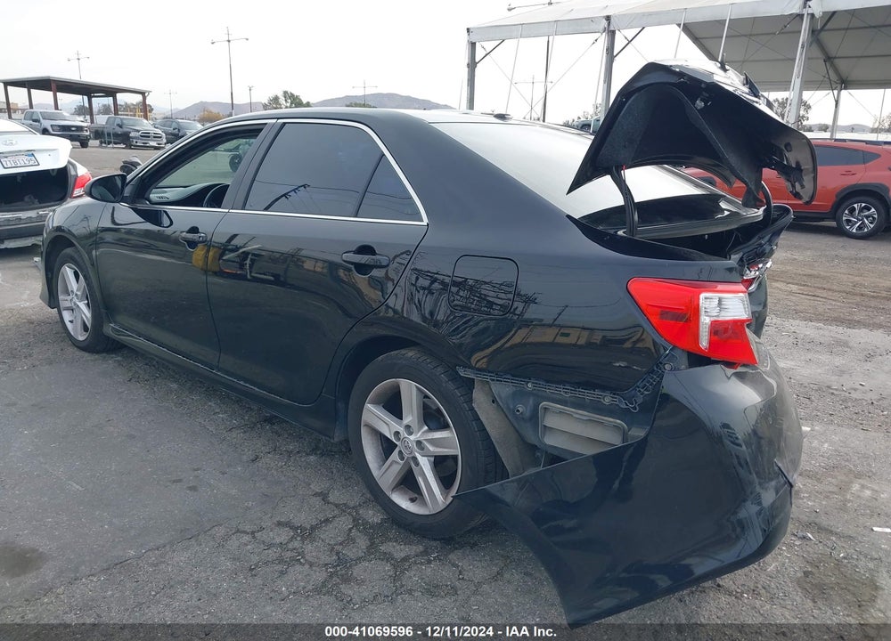 2013 TOYOTA CAMRY SE VIN: 4T1BF1FK7DU268463