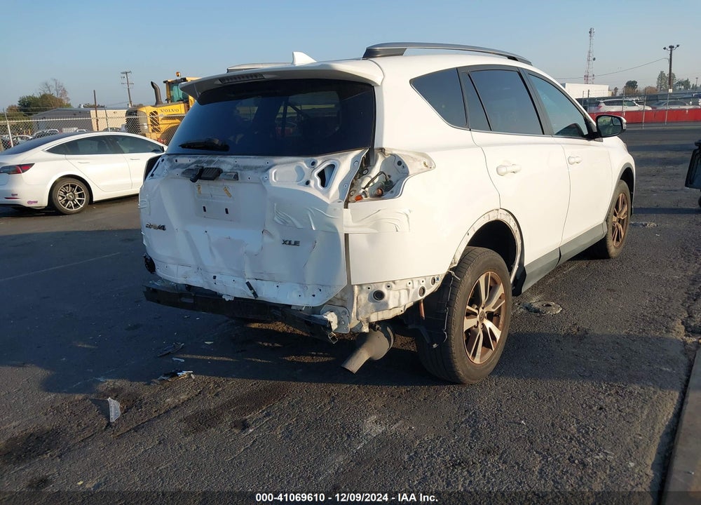 2017 TOYOTA RAV4 XLE VIN: 2T3WFREV3HW382405