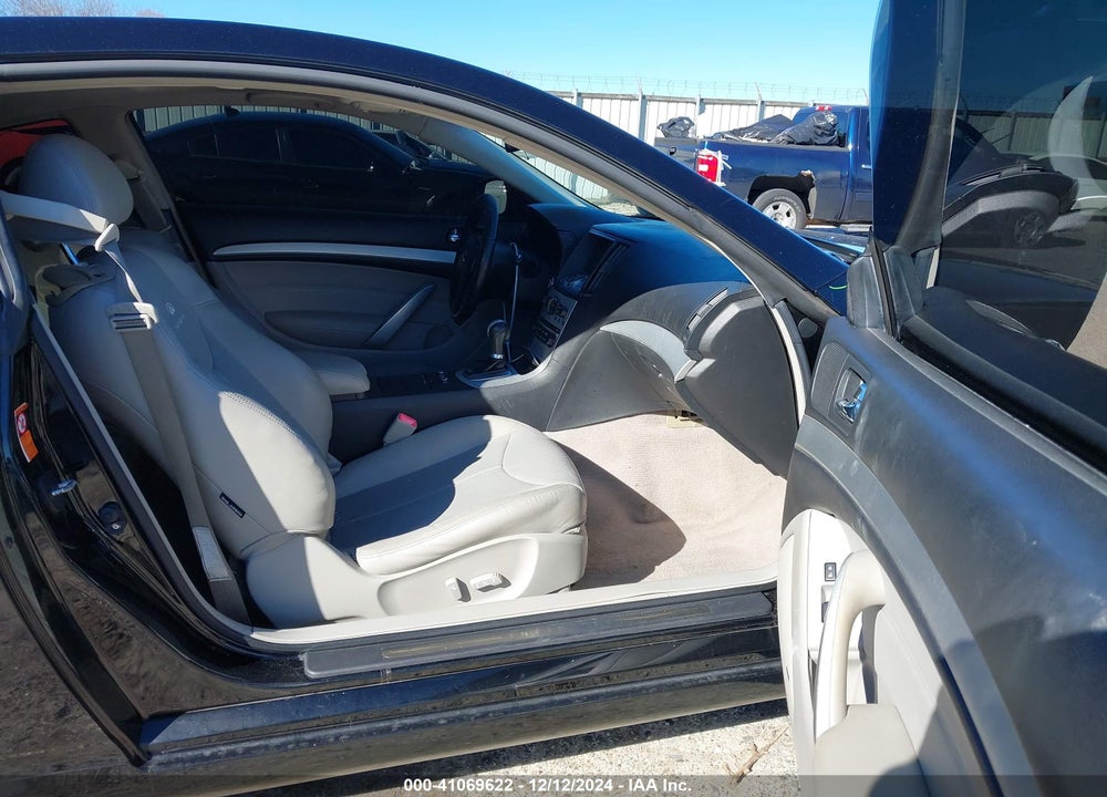2009 INFINITI G37X VIN: JNKCV64F29M652171