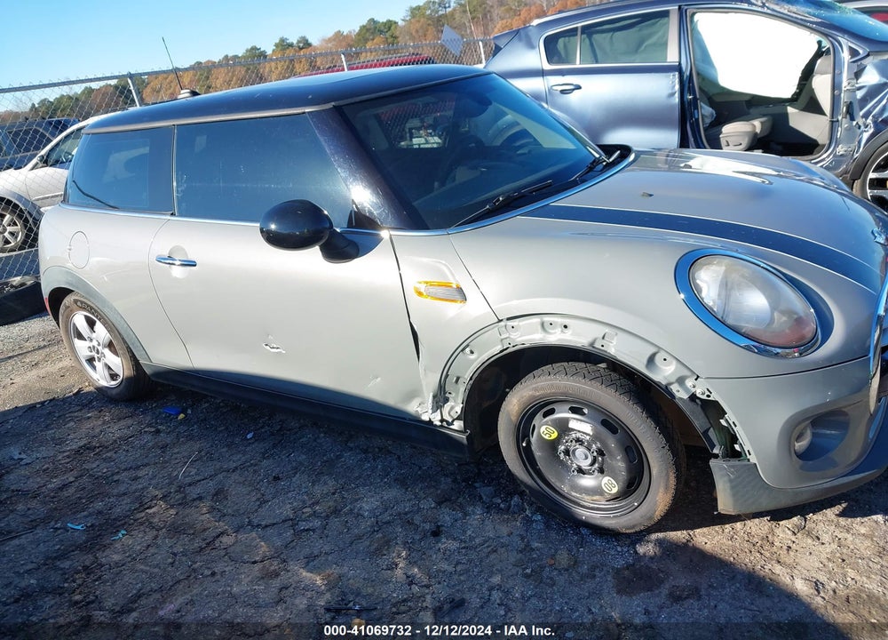 2015 MINI HARDTOP COOPER VIN: WMWXM5C52F3A56522