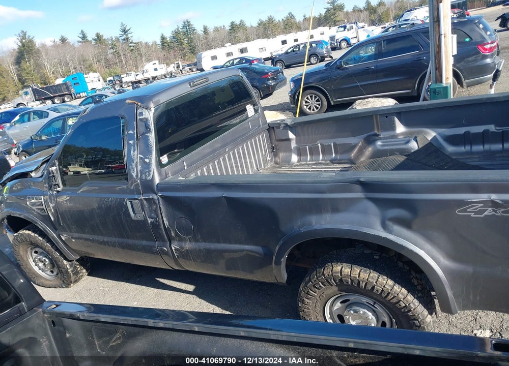 2010 FORD F-250 XL/XLT VIN: 1FTNF2B51AEA55781