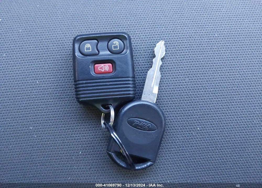 2010 FORD F-250 XL/XLT VIN: 1FTNF2B51AEA55781