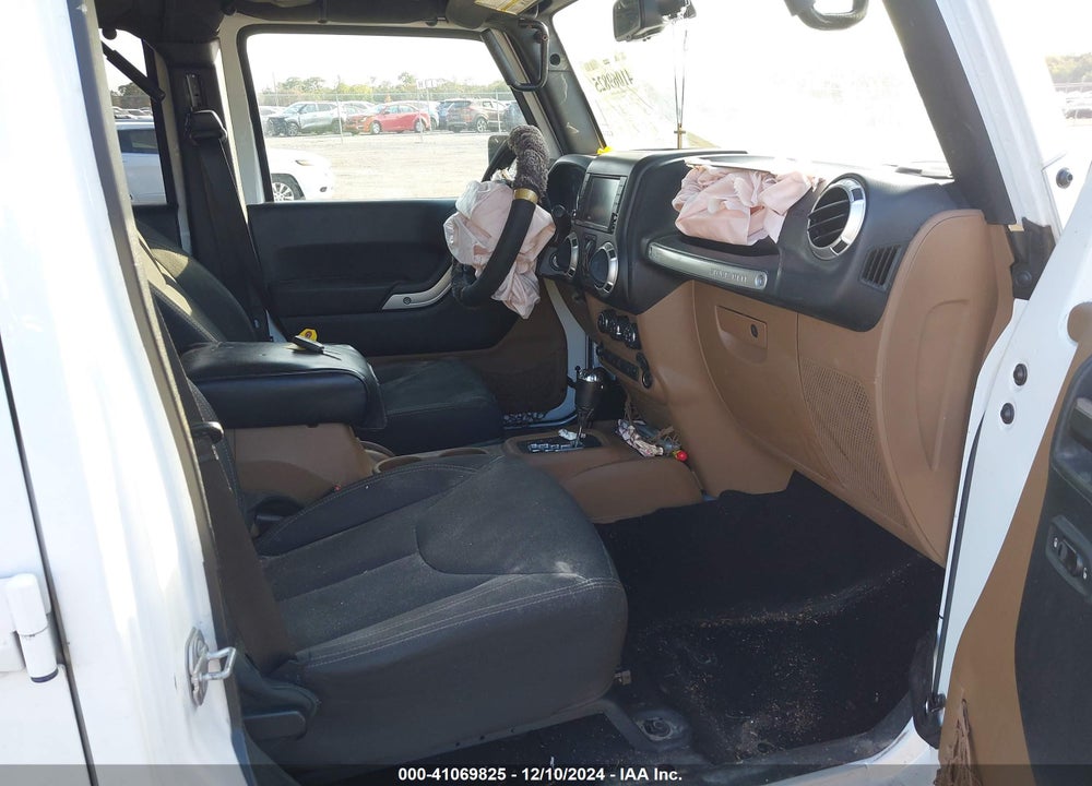 2017 JEEP WRANGLER UNLIMITED SAHARA 4X4 VIN: 1C4BJWEG1HL715815