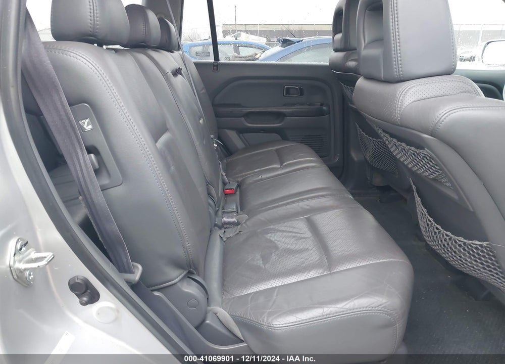 2005 HONDA PILOT EX-L VIN: 5FNYF18515B022718