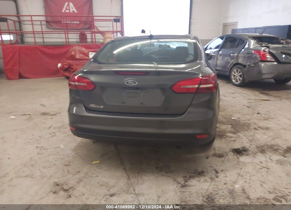 2018 FORD FOCUS VIN: 1FADP3E22JL298159