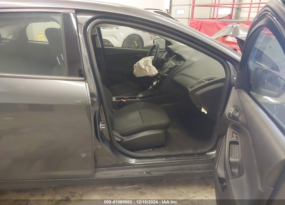2018 FORD FOCUS VIN: 1FADP3E22JL298159