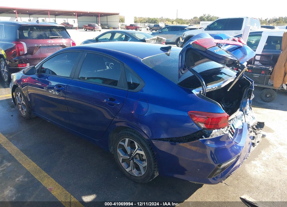 2019 KIA FORTE LXS VIN: 3KPF24AD8KE120491