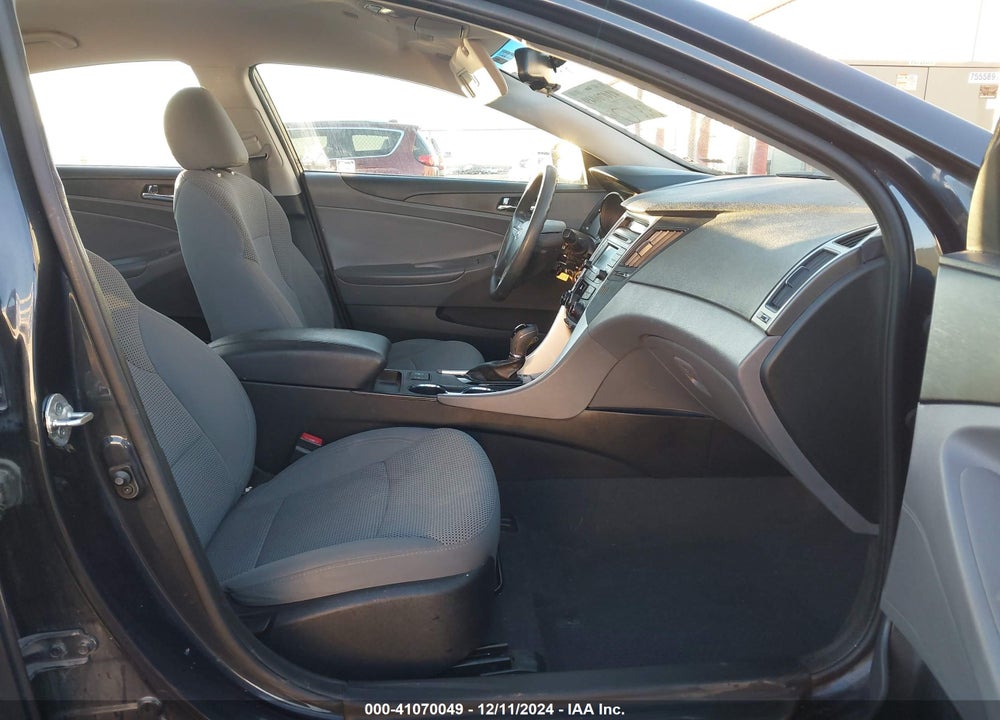 2014 HYUNDAI SONATA GLS VIN: 5NPEB4AC8EH905628
