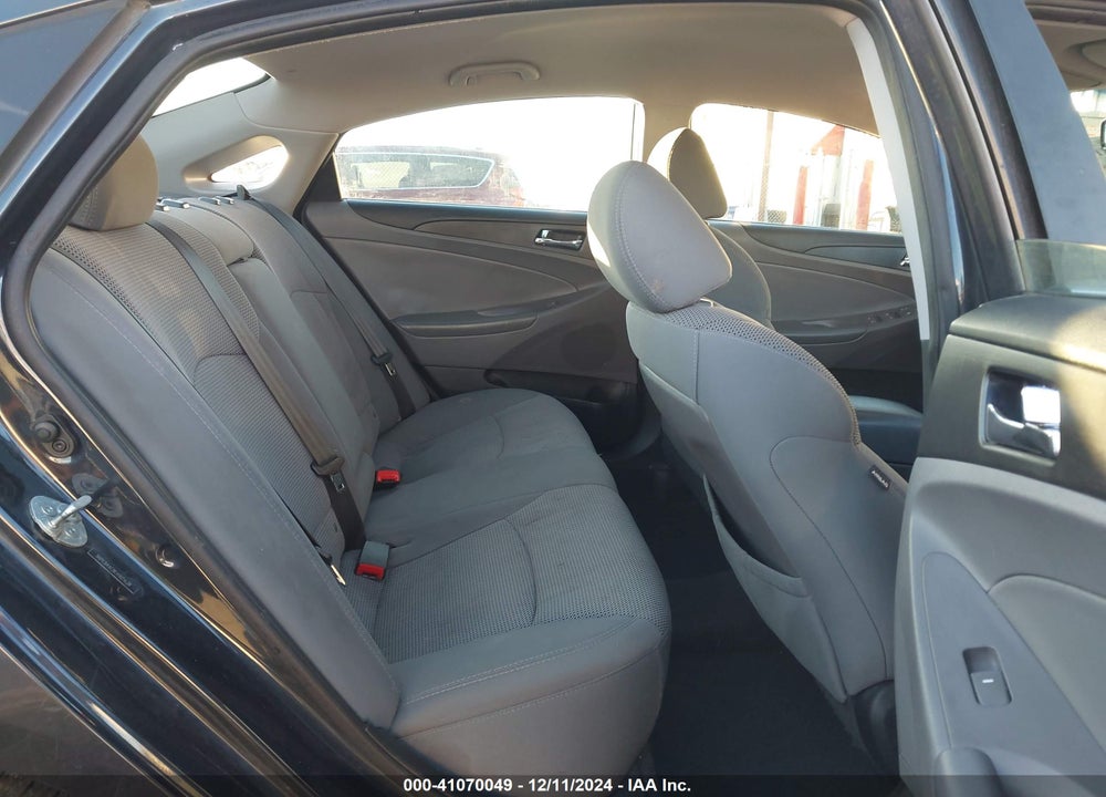 2014 HYUNDAI SONATA GLS VIN: 5NPEB4AC8EH905628