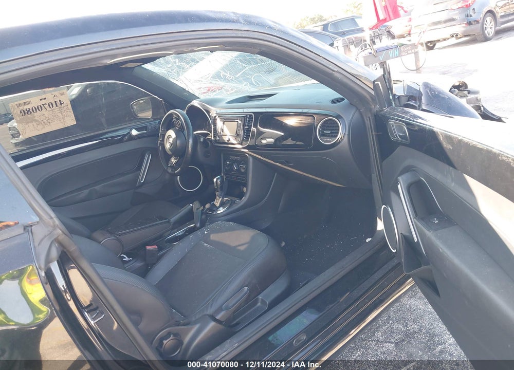 2013 VOLKSWAGEN BEETLE 2.5L VIN: 3VWJX7AT8DM661213