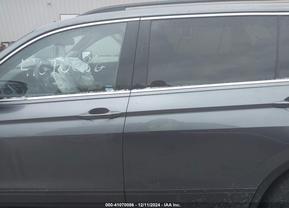 2019 VOLKSWAGEN TIGUAN 2.0T SE/2.0T SEL/2.0T SEL R-LINE/2.0T SEL R-LINE BLACK VIN: 3VV3B7AX9KM046195