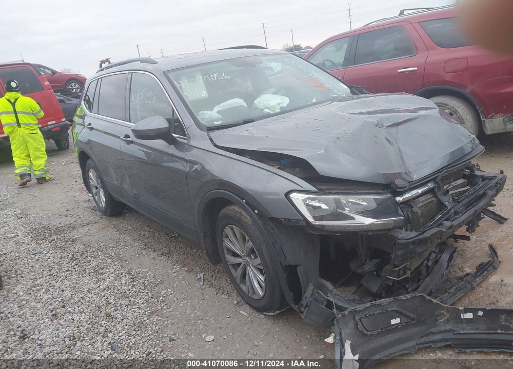 2019 VOLKSWAGEN TIGUAN 2.0T SE/2.0T SEL/2.0T SEL R-LINE/2.0T SEL R-LINE BLACK VIN: 3VV3B7AX9KM046195