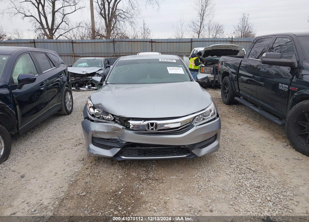 2017 HONDA ACCORD VIN: 1HGCR2F38HA165060