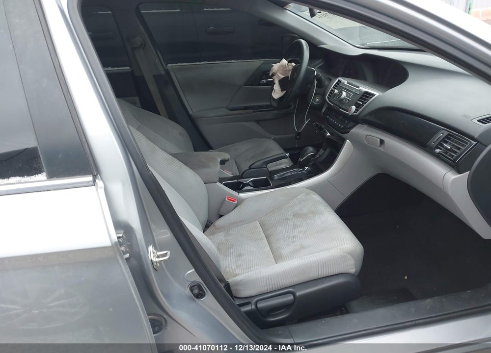 2017 HONDA ACCORD VIN: 1HGCR2F38HA165060