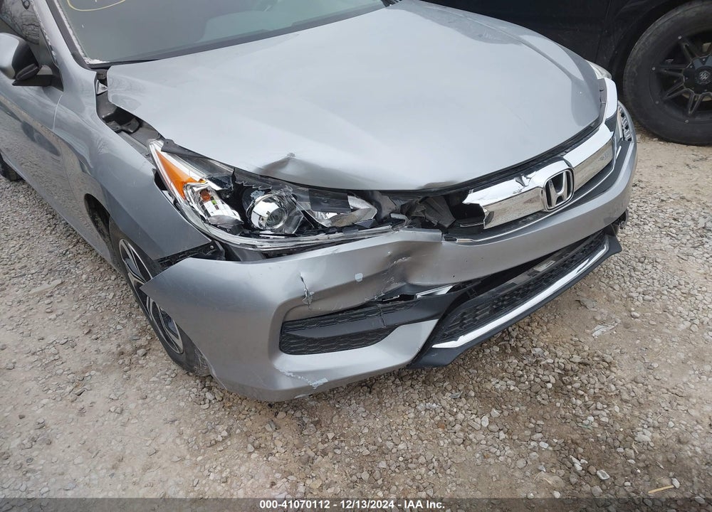 2017 HONDA ACCORD VIN: 1HGCR2F38HA165060