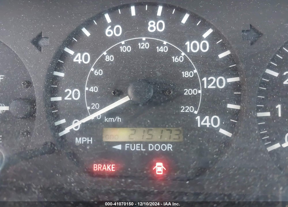 2000 TOYOTA CAMRY LE VIN: JT2BG28K5Y0527929