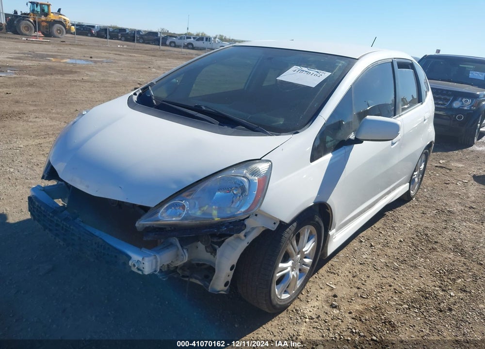 2011 HONDA FIT SPORT VIN: JHMGE8H52BC001844