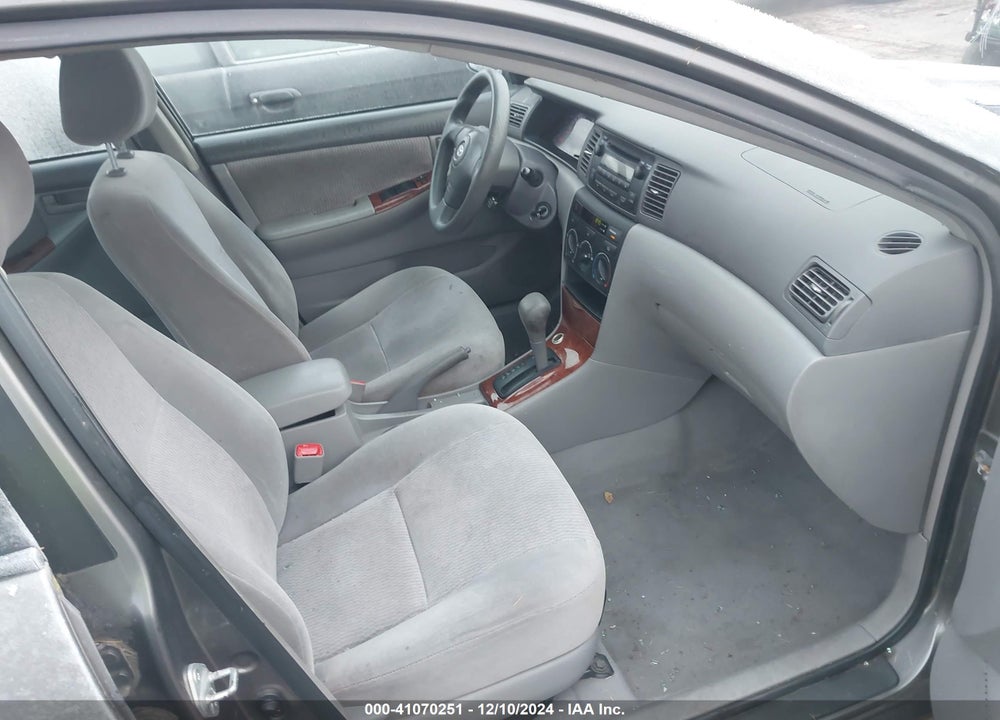 2005 TOYOTA COROLLA LE VIN: 1NXBR32EX5Z357206