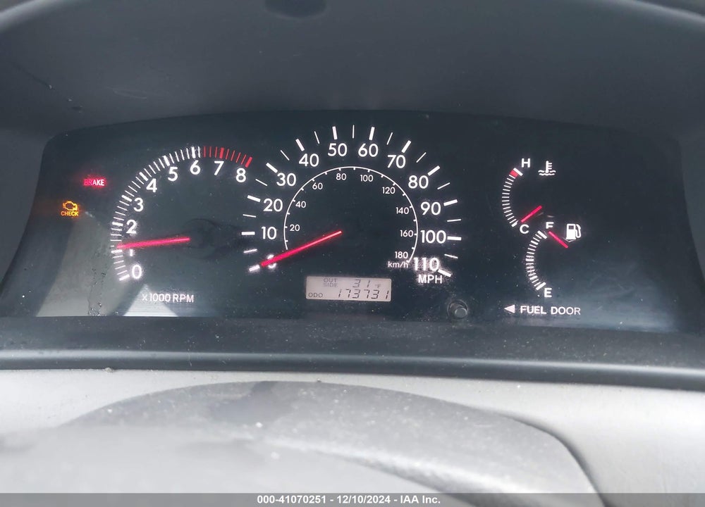 2005 TOYOTA COROLLA LE VIN: 1NXBR32EX5Z357206