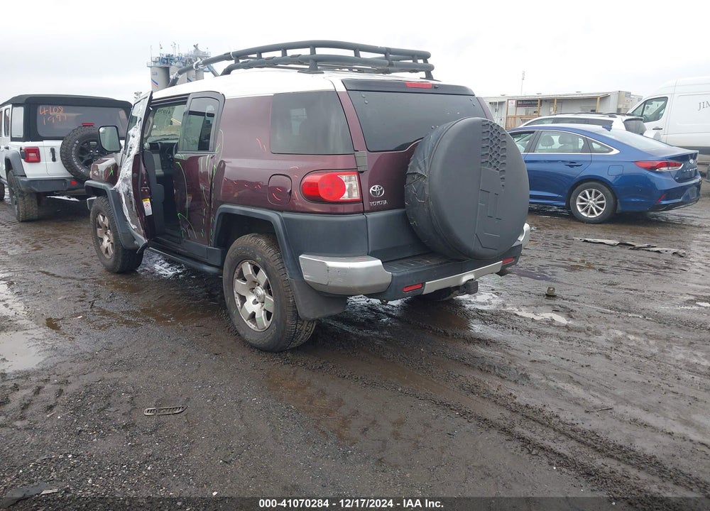 2007 TOYOTA FJ CRUISER VIN: JTEBU11F270053147