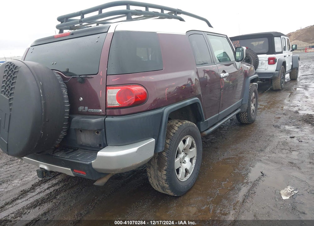 2007 TOYOTA FJ CRUISER VIN: JTEBU11F270053147