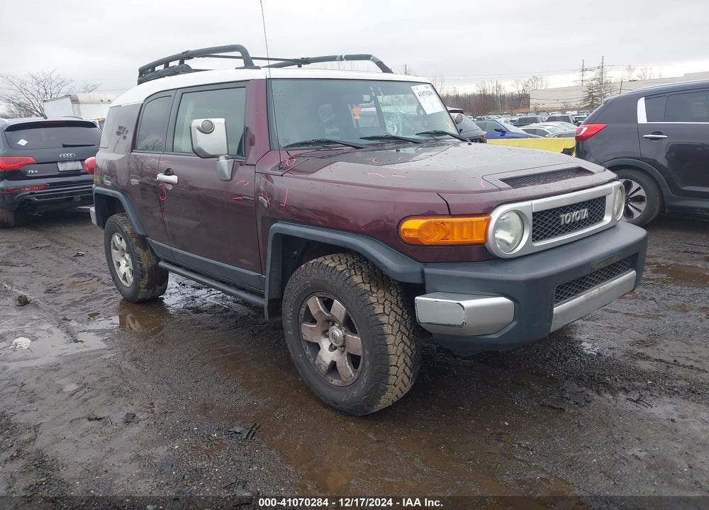 2007 TOYOTA FJ CRUISER VIN: JTEBU11F270053147