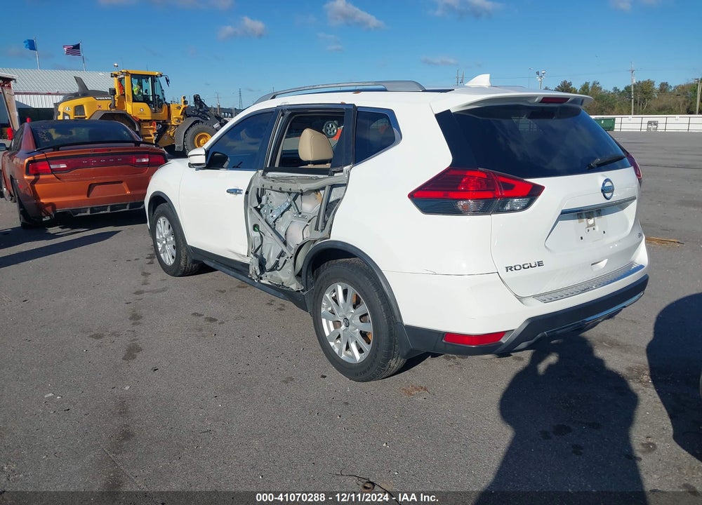 2017 NISSAN ROGUE SV VIN: JN8AT2MTXHW147712