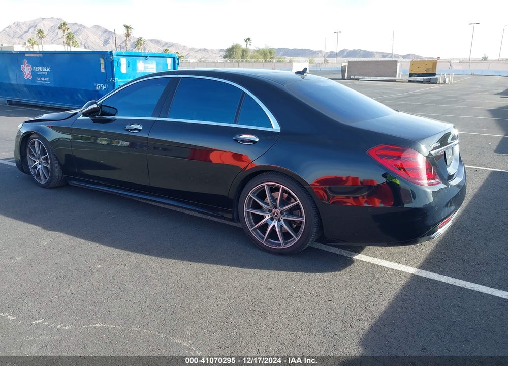 2018 MERCEDES-BENZ S 560 VIN: WDDUG8DB6JA385301