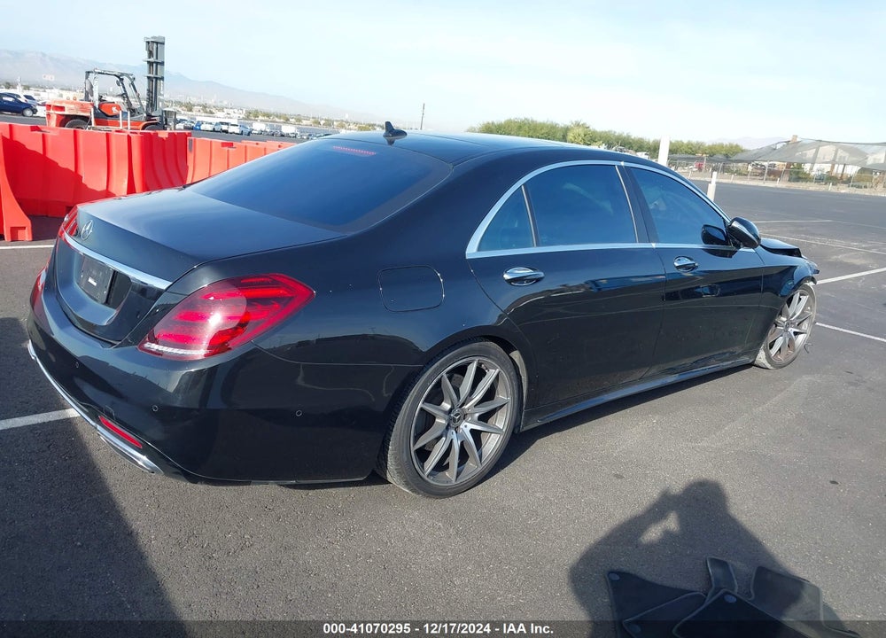 2018 MERCEDES-BENZ S 560 VIN: WDDUG8DB6JA385301
