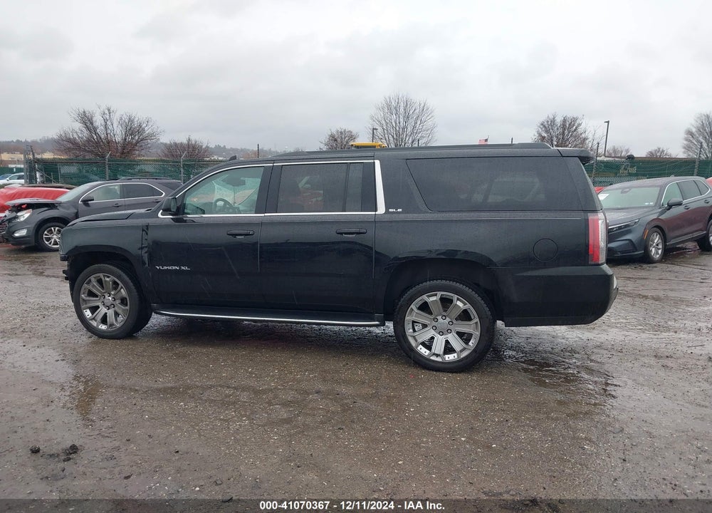 2017 GMC YUKON XL SLE VIN: 1GKS2FKC7HR320005
