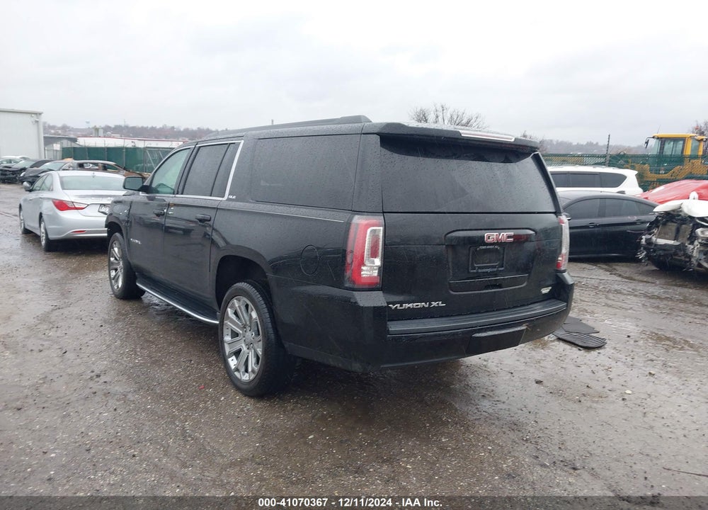 2017 GMC YUKON XL SLE VIN: 1GKS2FKC7HR320005
