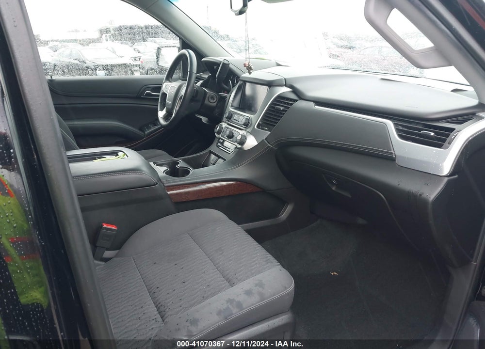 2017 GMC YUKON XL SLE VIN: 1GKS2FKC7HR320005