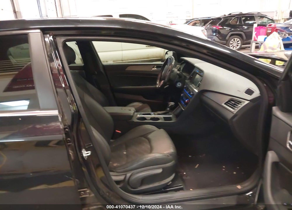 2017 HYUNDAI SONATA SPORT 2.0T VIN: 5NPE34AB9HH557394
