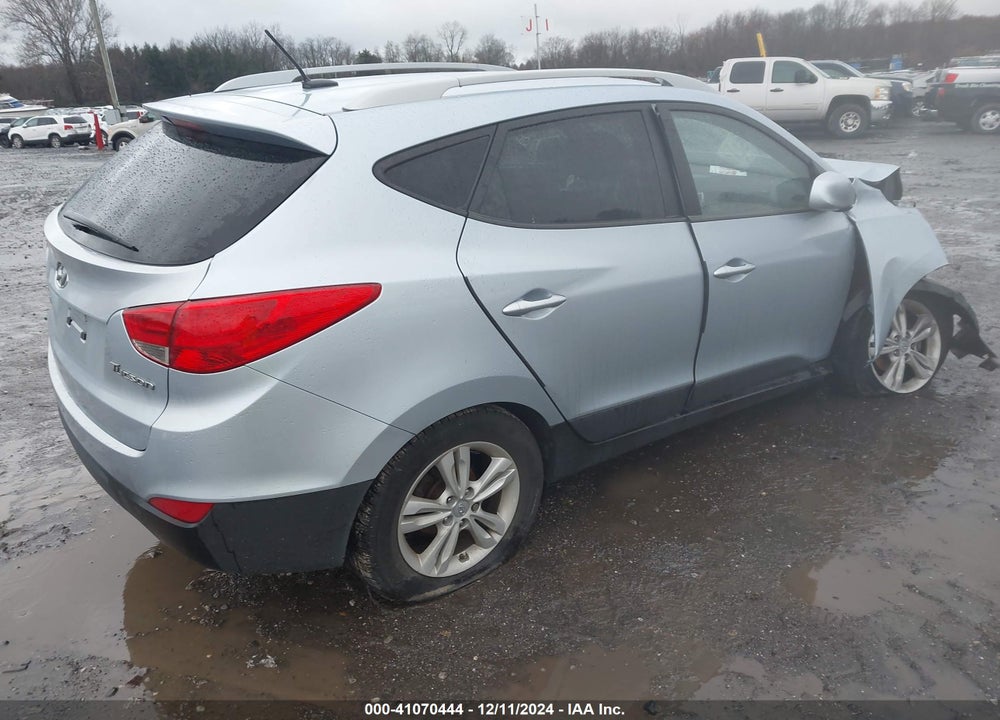 2011 HYUNDAI TUCSON GLS VIN: KM8JU3AC2BU198235